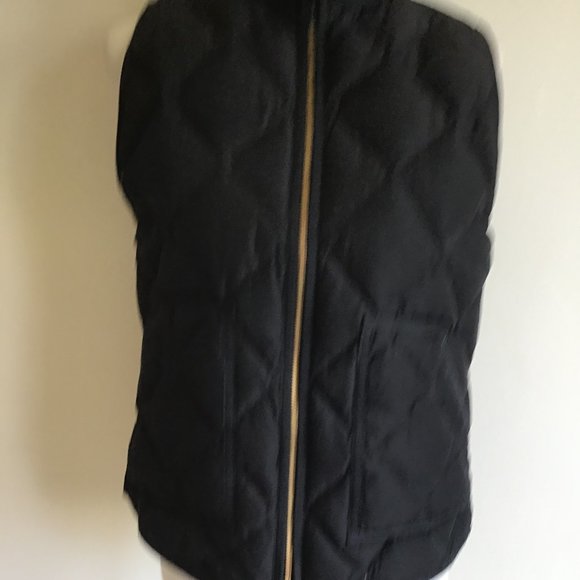 Elegant Black Puffer Sleeveless Jacket Large
